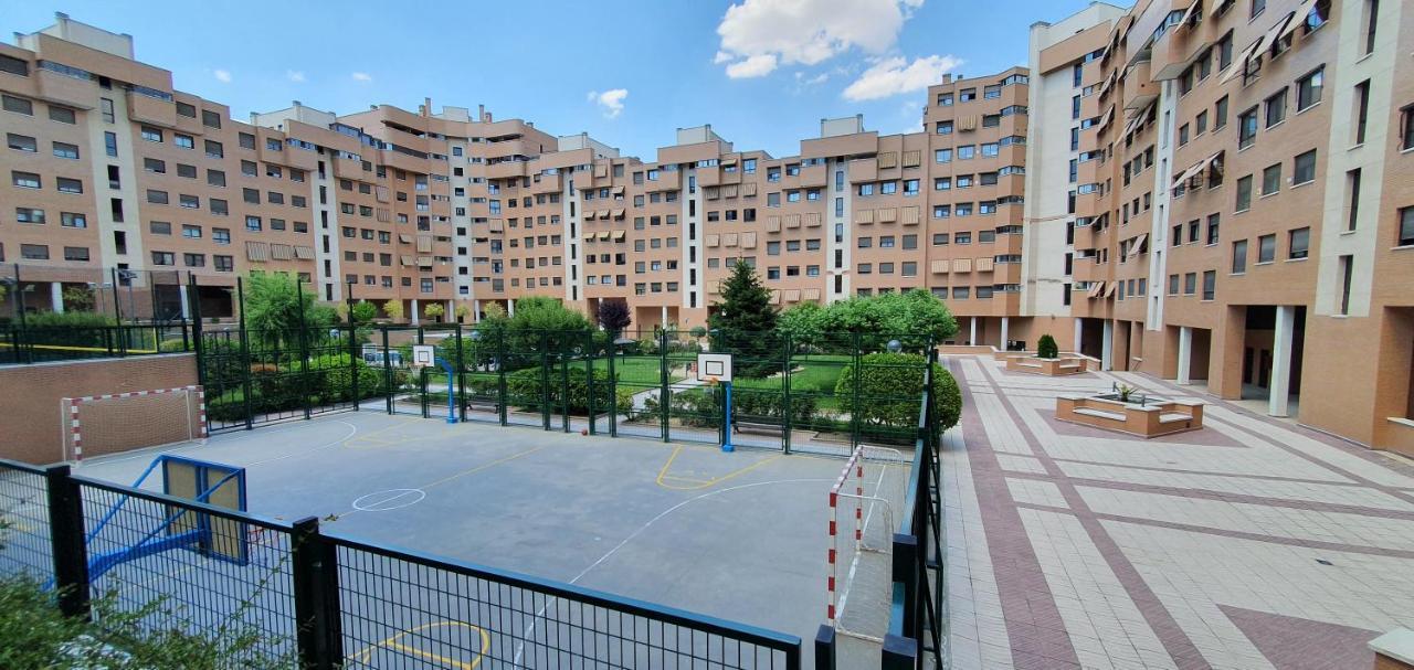 Residencial En Madrid Alquiler De Corta Estancia No Turistico Eksteriør bilde